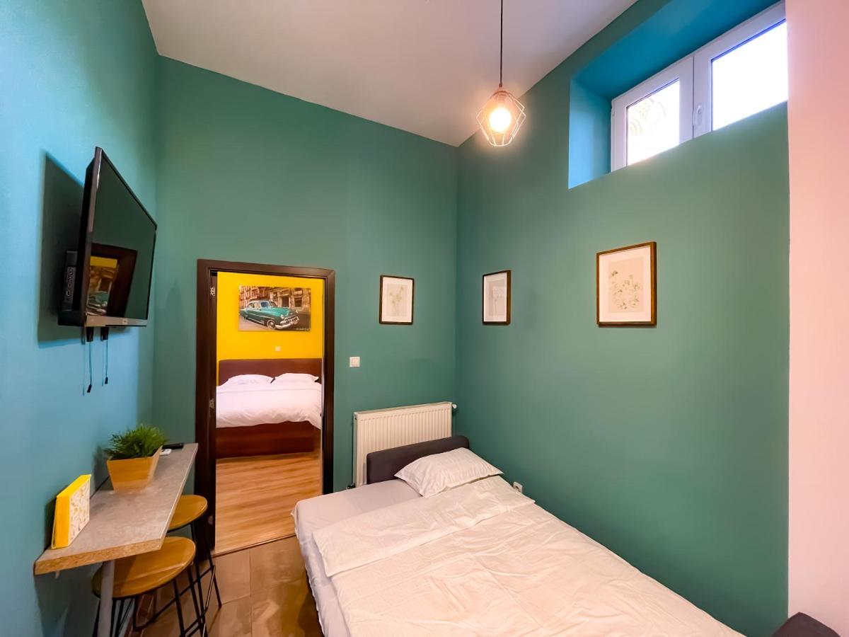 Cool Flat In The Heart Of Bucharest'S Fun And History Apartment Exterior photo